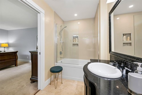 4008 Bow Rd, Saanich, BC 