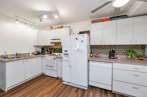 4008 Bow Rd, Saanich, BC 