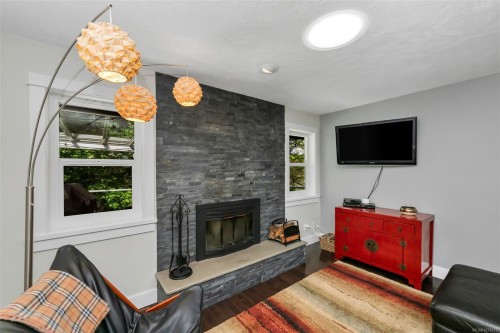 4008 Bow Rd, Saanich, BC 