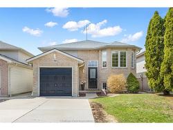 151 GREENFIELD Lane Chatham, ON N7L 5N5