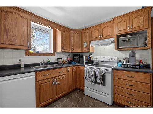 23 Pembroke St, Riverview, NB 