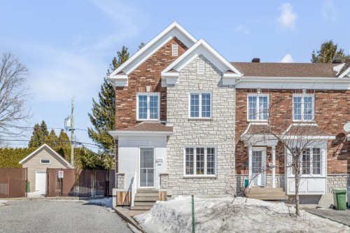 3070 Rue Frédéric-Légaré  Québec (La Haute-Saint-Charles), QC G2A 0C1