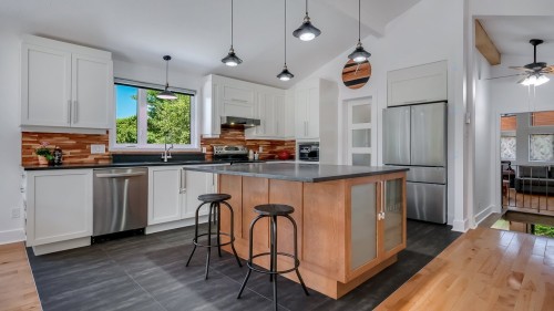 Cuisine - 315 Rue Des Sables, Otterburn Park, QC - Indoor Photo Showing Kitchen With Upgraded Kitchen