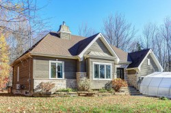 253 Rue du Havre  Saint-Colomban, QC J5K 2V8
