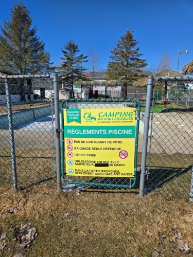 Piscine - 121 Rue Mombleau, Saint-Jean-Sur-Richelieu, QC - Outdoor