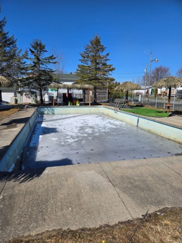 Piscine - 121 Rue Mombleau, Saint-Jean-Sur-Richelieu, QC - Outdoor
