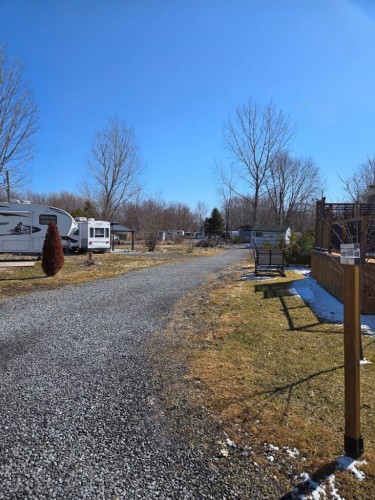 Rue - 121 Rue Mombleau, Saint-Jean-Sur-Richelieu, QC - Outdoor