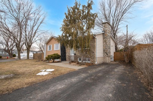 Cour - 855 Rue Beauchemin, Beloeil, QC - Outdoor