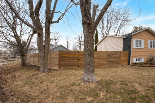 Cour - 855 Rue Beauchemin, Beloeil, QC - Outdoor