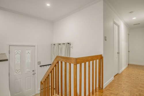 Hall d'entrée/Vestibule - 855 Rue Beauchemin, Beloeil, QC - Indoor Photo Showing Other Room