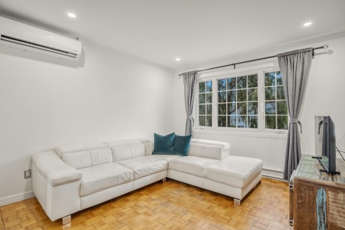 Salon - 855 Rue Beauchemin, Beloeil, QC - Indoor Photo Showing Living Room