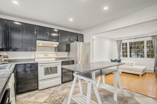 Cuisine - 855 Rue Beauchemin, Beloeil, QC - Indoor Photo Showing Kitchen With Double Sink
