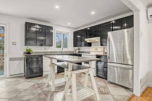 Cuisine - 855 Rue Beauchemin, Beloeil, QC - Indoor Photo Showing Kitchen
