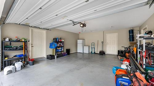 5190 Cobble Crescent, Kelowna, BC - Indoor Photo Showing Garage