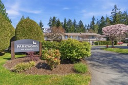 203-440 Schley Pl Qualicum Beach, BC V9K 2M5