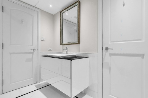 Salle de bains - 801-250 Av. Clarke, Westmount, QC - Indoor Photo Showing Bathroom