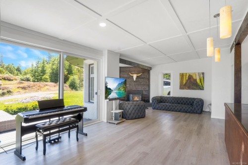 5876 Stoltze Rd, Duncan, BC 
