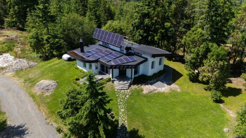 5876 Stoltze Rd, Duncan, BC 