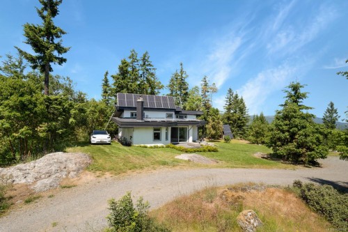 5876 Stoltze Rd, Duncan, BC 