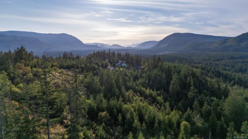 5876 Stoltze Rd, Duncan, BC 