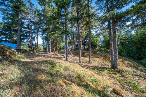 5876 Stoltze Rd, Duncan, BC 