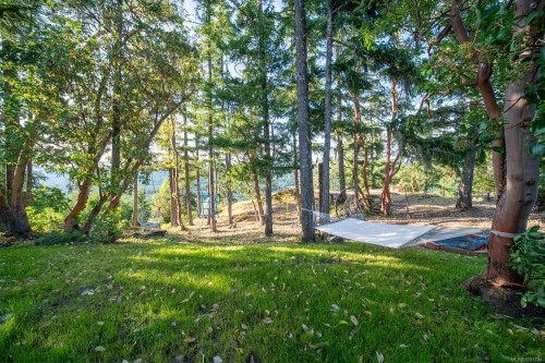 5876 Stoltze Rd, Duncan, BC 