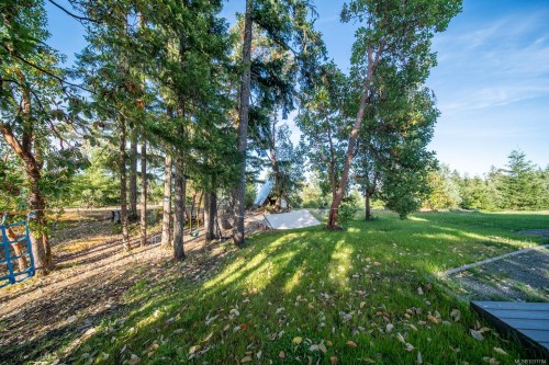 5876 Stoltze Rd, Duncan, BC 