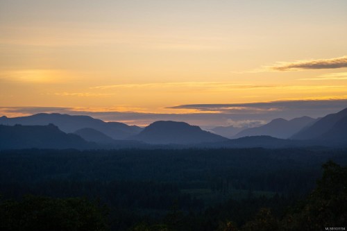 5876 Stoltze Rd, Duncan, BC 