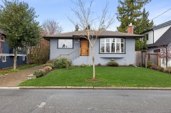 916 Monterey Ave Oak Bay, BC V8S 4A2