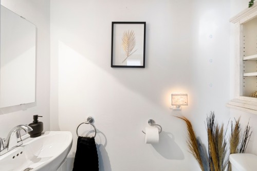 Salle d'eau - 386  - 390 9E Avenue, Saint-Jean-Sur-Richelieu, QC - Indoor Photo Showing Bathroom