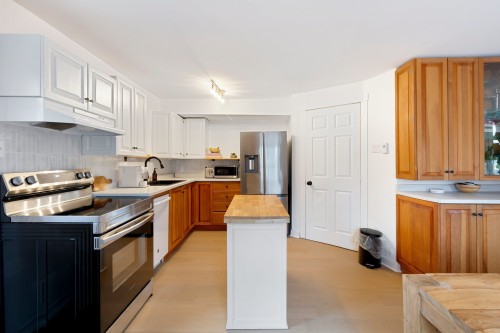 Cuisine - 386  - 390 9E Avenue, Saint-Jean-Sur-Richelieu, QC - Indoor Photo Showing Kitchen