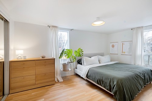 Chambre à coucher principale - 386  - 390 9E Avenue, Saint-Jean-Sur-Richelieu, QC - Indoor Photo Showing Bedroom