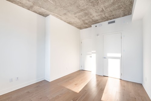 Chambre à coucher principale - 905-5905 Boul. Du Quartier, Brossard, QC - Indoor Photo Showing Other Room