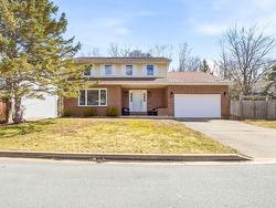 5 Parkvale Crescent Bedford, NS B4A 3M3
