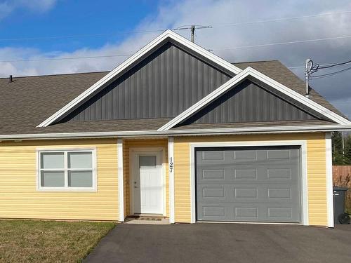 127 Oak Drive  Charlottetown, PE C1A 7Y8