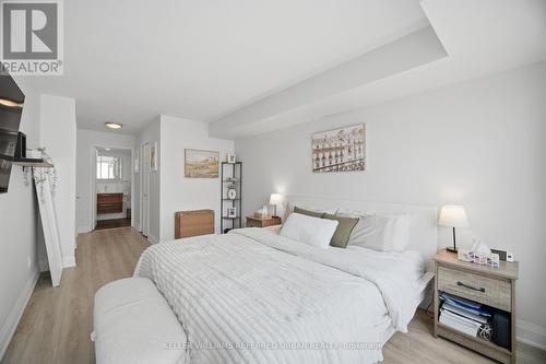 707 - 190 Manitoba Street, Toronto, ON - Indoor Photo Showing Bedroom
