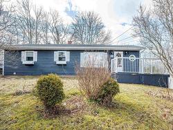 402 Highland Avenue Windsor, NS B0N 2T0