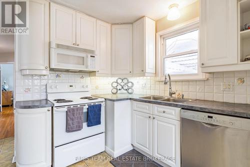 18 Newton Street, Barrie, ON - Indoor Photo Showing Kitchen With Double Sink