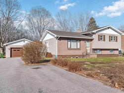 955 Labrador Lane Greenwood, NS B0P 1N0