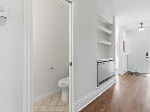 24 King Street, Dartmouth, NS 