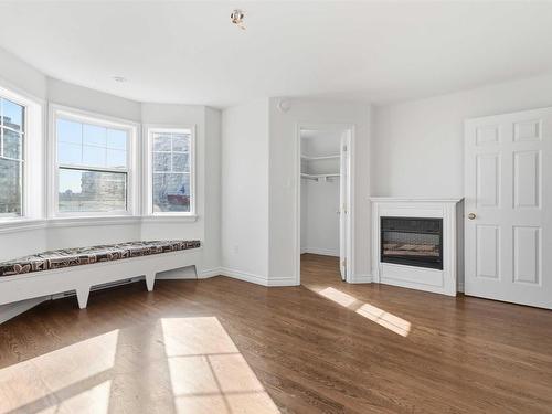 24 King Street, Dartmouth, NS 