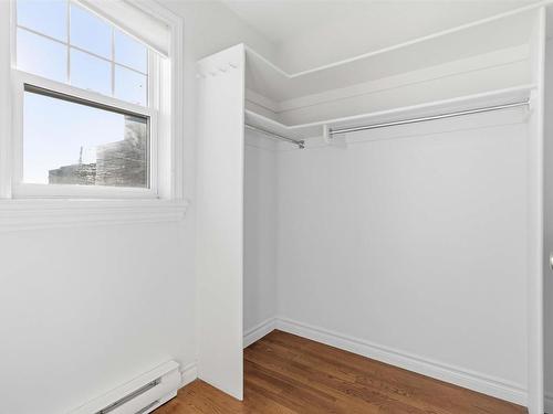 24 King Street, Dartmouth, NS 