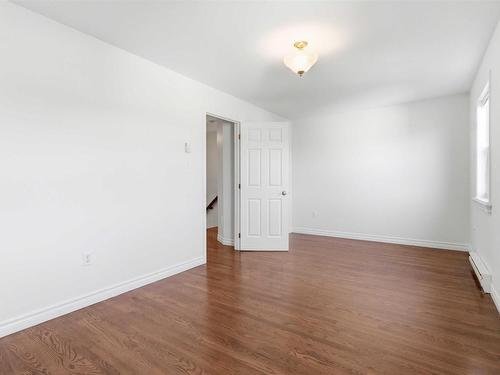 24 King Street, Dartmouth, NS 