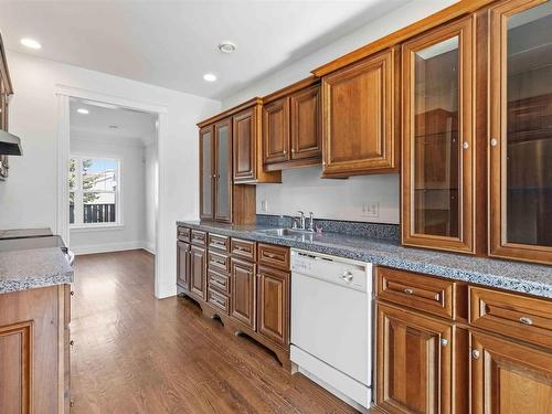 24 King Street, Dartmouth, NS 