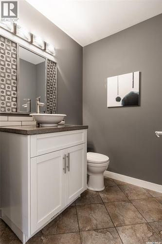 922 Budz Green, Saskatoon, SK - Indoor Photo Showing Bathroom