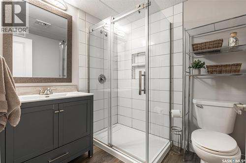 922 Budz Green, Saskatoon, SK - Indoor Photo Showing Bathroom