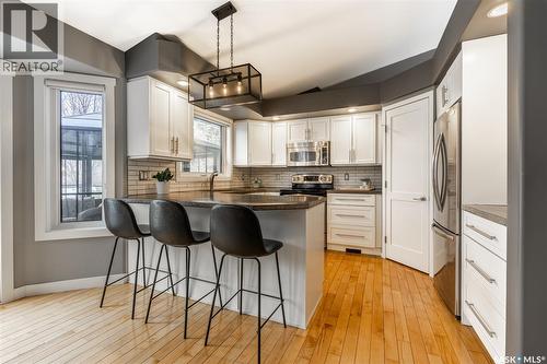 922 Budz Green, Saskatoon, SK - Indoor Photo Showing Kitchen With Stainless Steel Kitchen With Upgraded Kitchen