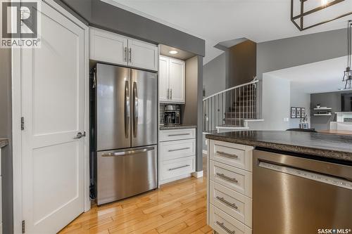 922 Budz Green, Saskatoon, SK - Indoor Photo Showing Kitchen With Stainless Steel Kitchen