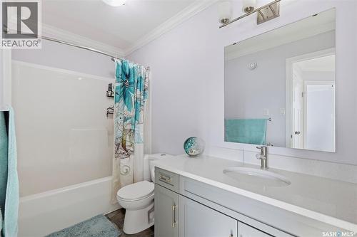 263 250 Akhtar Bend, Saskatoon, SK - Indoor Photo Showing Bathroom