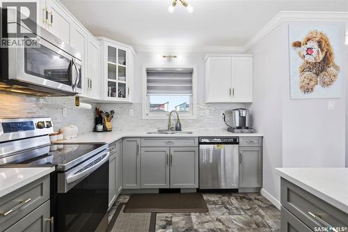 263 250 Akhtar Bend, Saskatoon, SK - Indoor Photo Showing Kitchen With Stainless Steel Kitchen With Upgraded Kitchen